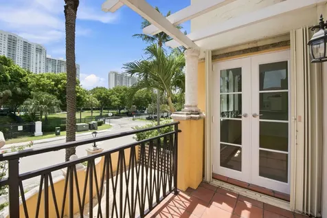 18385 NE 30th Place Aventura FL 33160