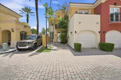 18385 NE 30th Place Aventura FL 33160