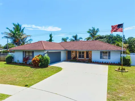 1127 Sea Pines Way Lantana FL 33462