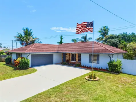 1127 Sea Pines Way Lantana FL 33462