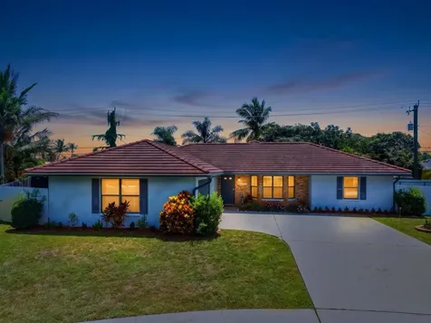1127 Sea Pines Way Lantana FL 33462