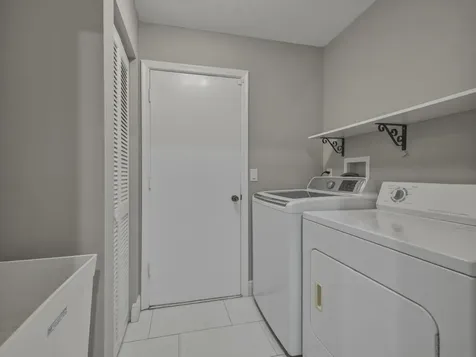 1127 Sea Pines Way Lantana FL 33462