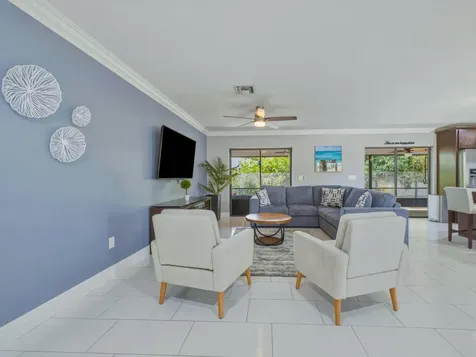 1127 Sea Pines Way Lantana FL 33462