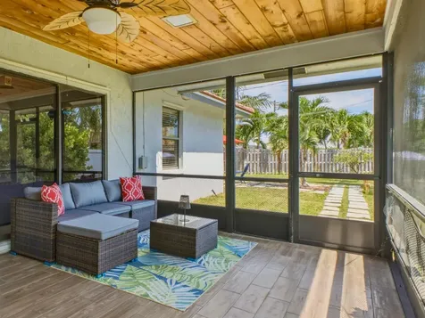 1127 Sea Pines Way Lantana FL 33462