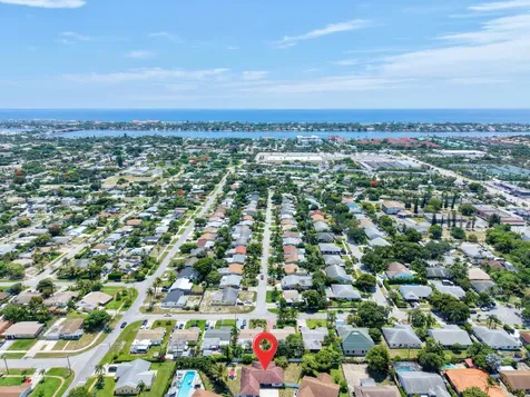 1127 Sea Pines Way Lantana FL 33462
