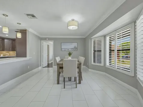 1127 Sea Pines Way Lantana FL 33462