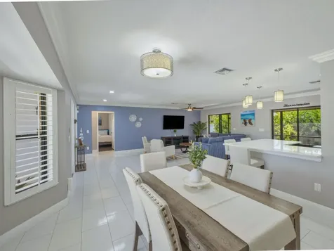 1127 Sea Pines Way Lantana FL 33462