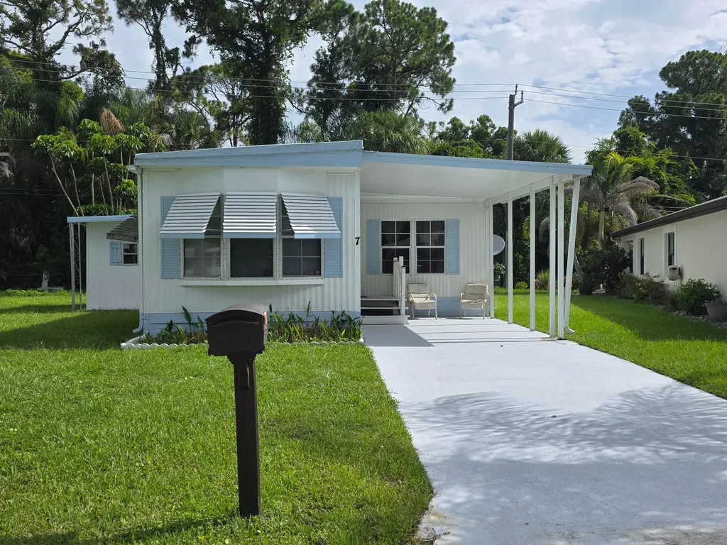 7 Quintana Roo Lane Port St Lucie FL 34952