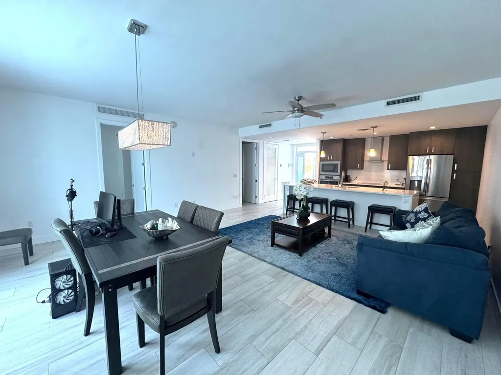 1 S Palmway Lake Worth Beach FL 33460