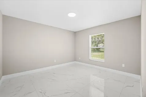 909 20th N Fort Pierce FL 34950