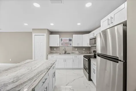 909 20th N Fort Pierce FL 34950
