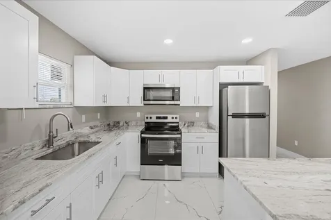 909 20th N Fort Pierce FL 34950