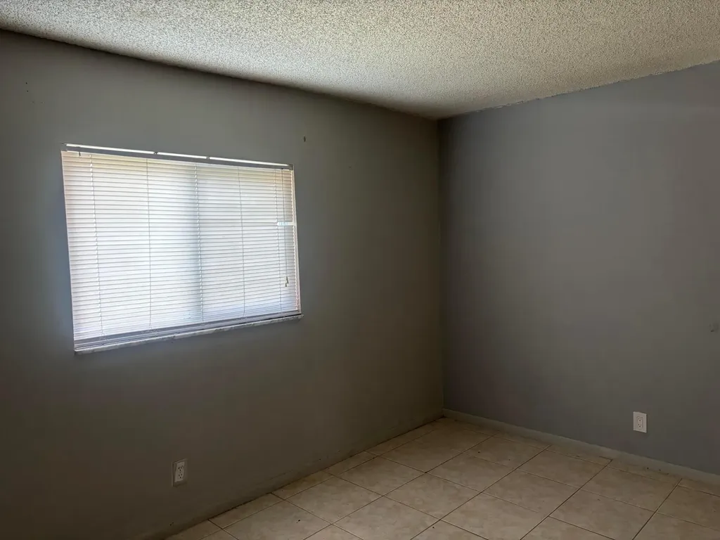 1250 SW 5th Terrace Deerfield Beach FL 33441