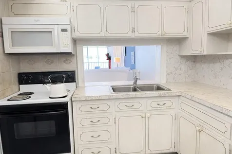 215 SE 3rd Avenue Hallandale Beach FL 33009