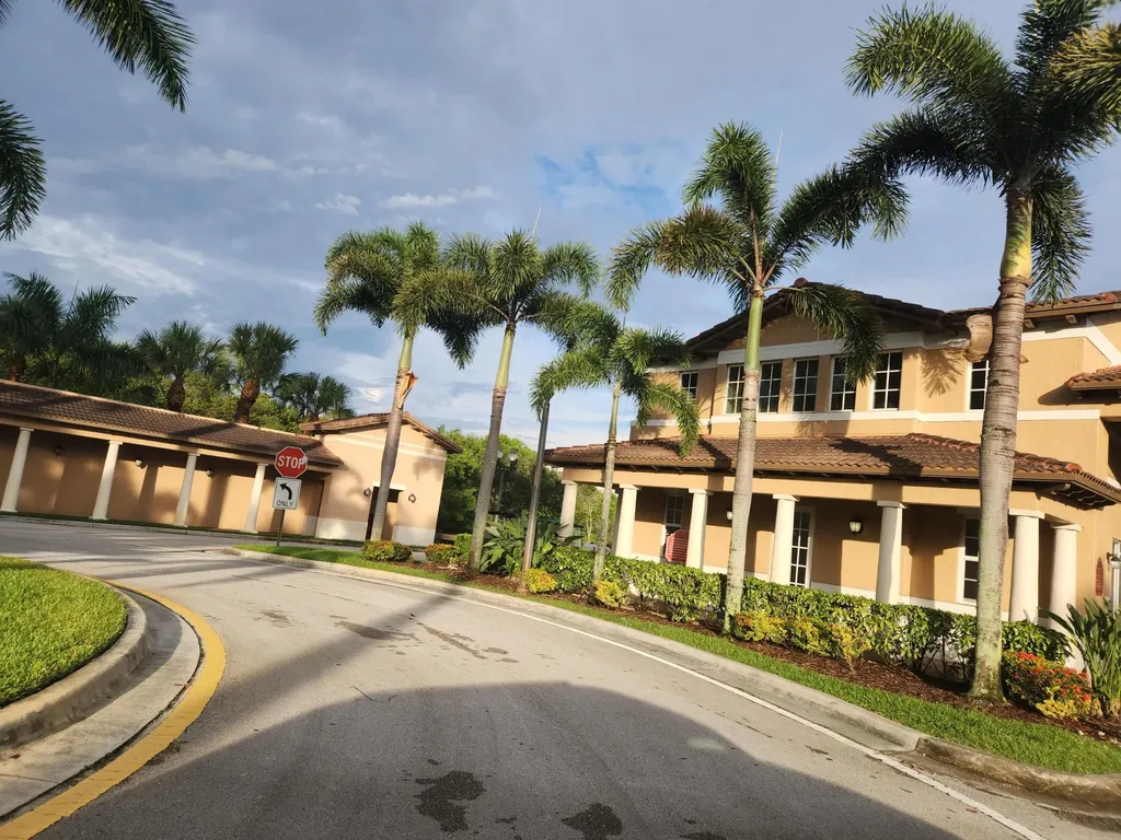502 SW 147th Avenue Pembroke Pines FL 33027