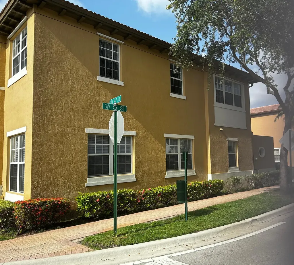 502 SW 147th Avenue Pembroke Pines FL 33027