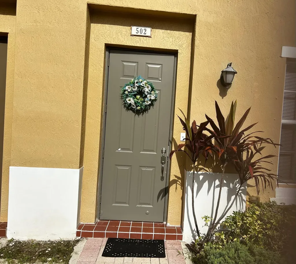 502 SW 147th Avenue Pembroke Pines FL 33027