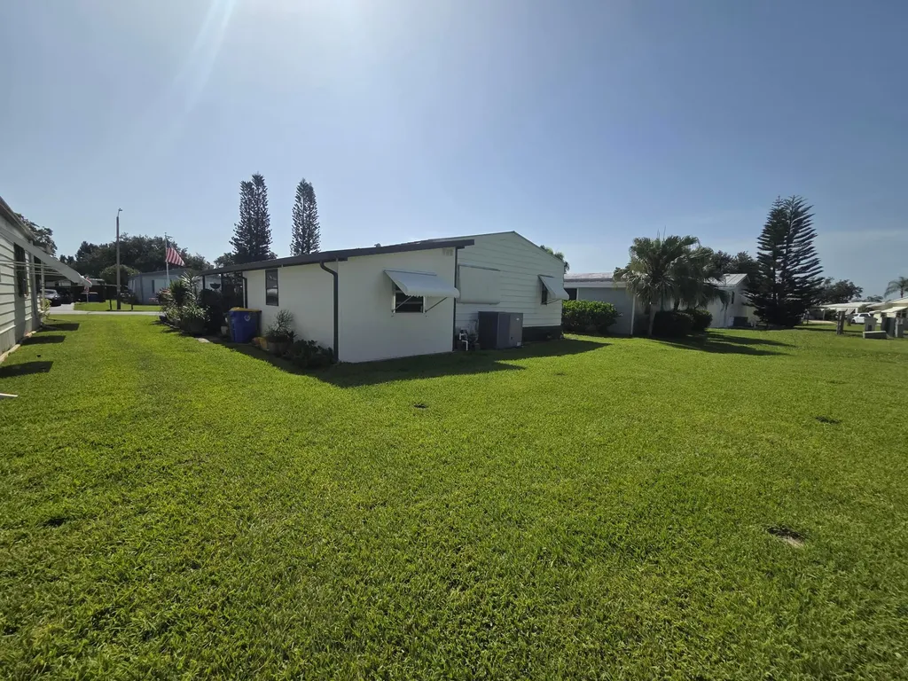 8020 SE Shenandoah Drive Hobe Sound FL 33455