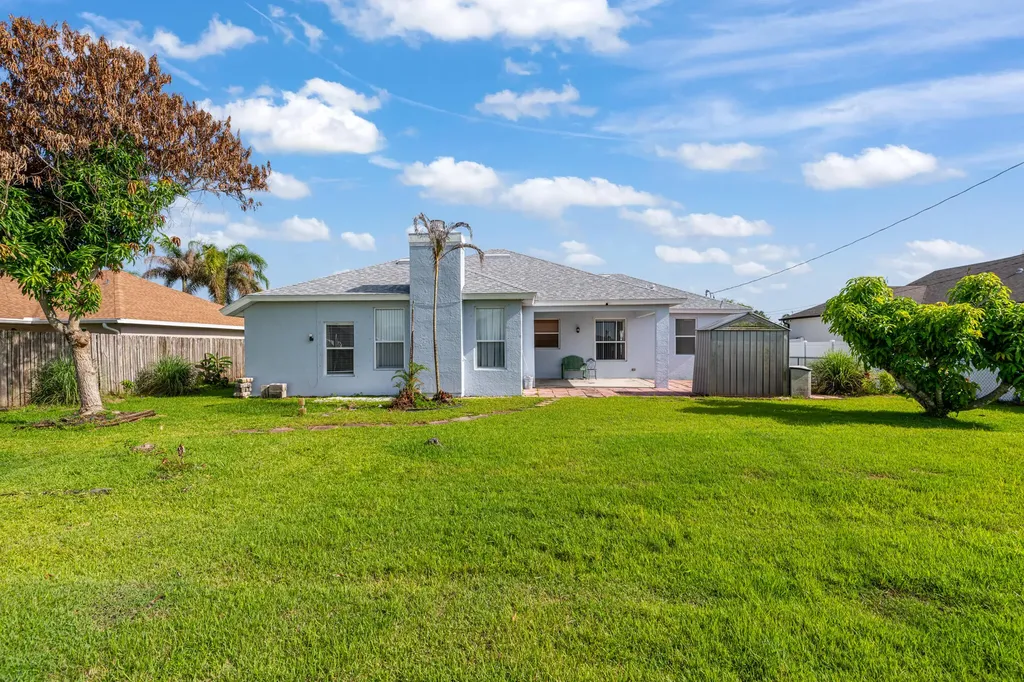 2751 SW Palace Avenue Port St Lucie FL 34987