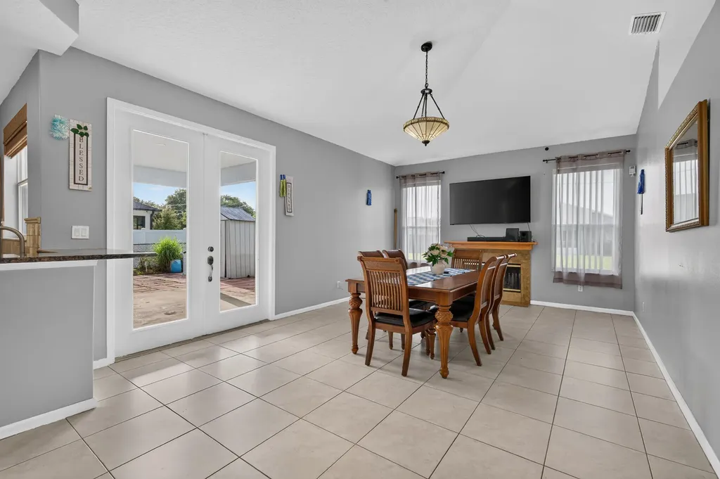 2751 SW Palace Avenue Port St Lucie FL 34987
