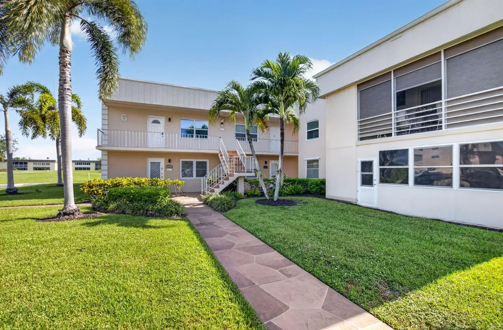 332 Capri G Delray Beach FL 33484