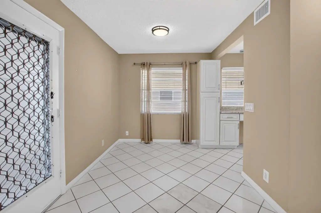 332 Capri G Delray Beach FL 33484