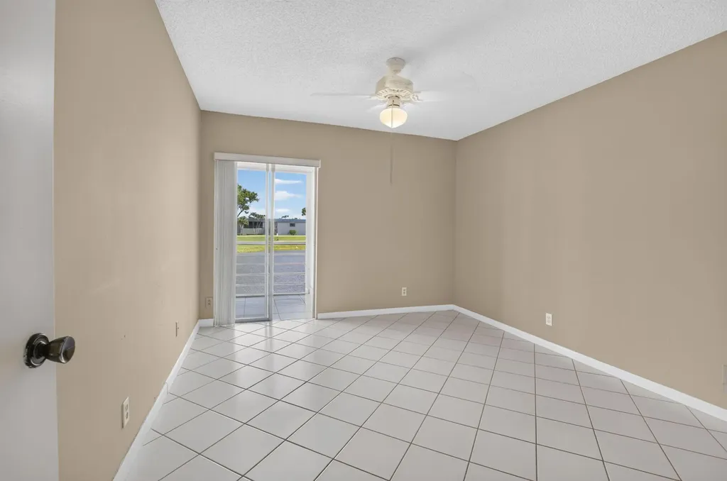 332 Capri G Delray Beach FL 33484