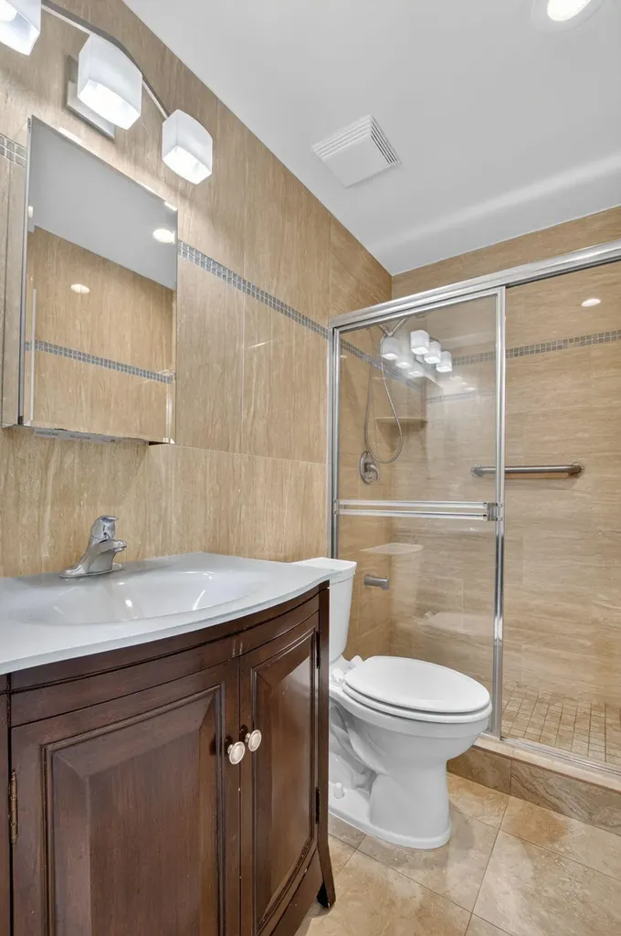 332 Capri G Delray Beach FL 33484