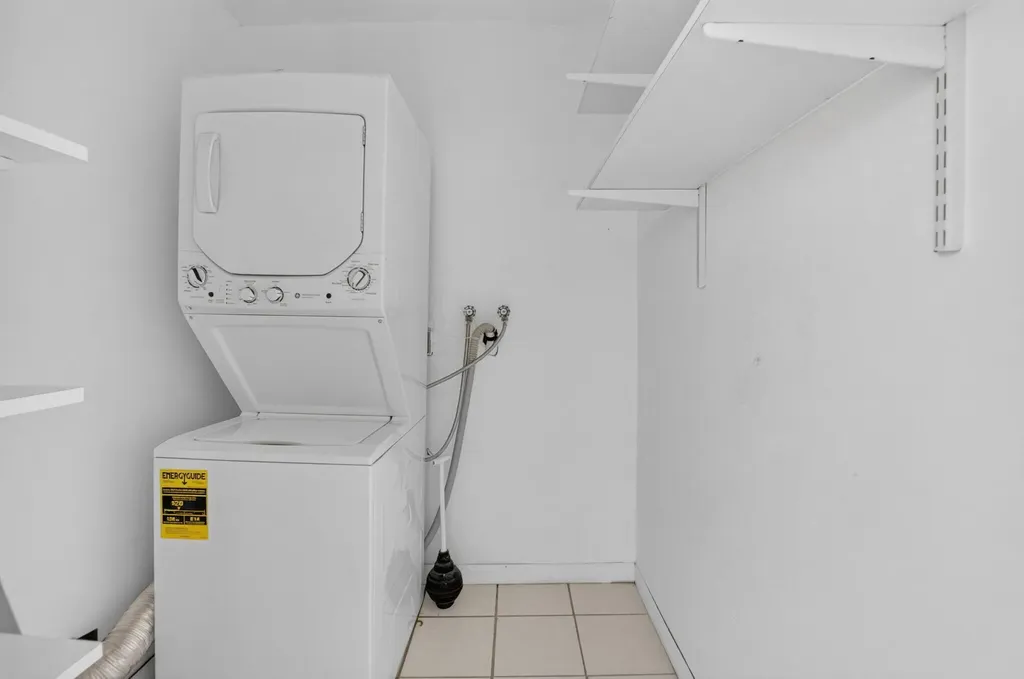 332 Capri G Delray Beach FL 33484