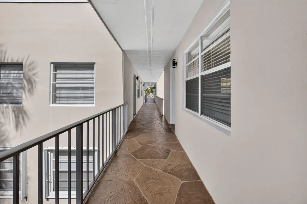 332 Capri G Delray Beach FL 33484