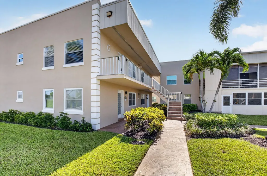 332 Capri G Delray Beach FL 33484