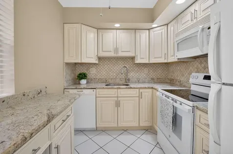 332 Capri G Delray Beach FL 33484