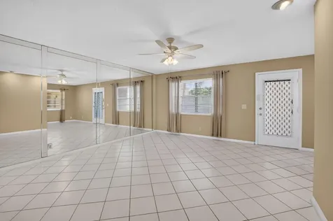 332 Capri G Delray Beach FL 33484