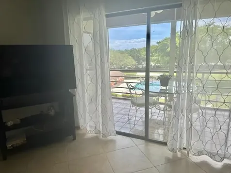 5981 Vía Vermilya Lantana FL 33462