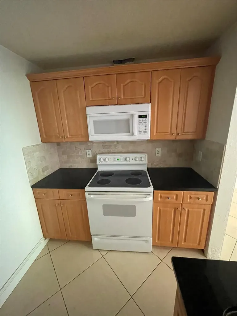 770 SE 2nd Avenue Deerfield Beach FL 33441
