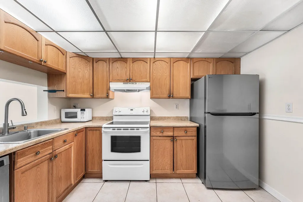 9050 NW 28th Street Coral Springs FL 33065