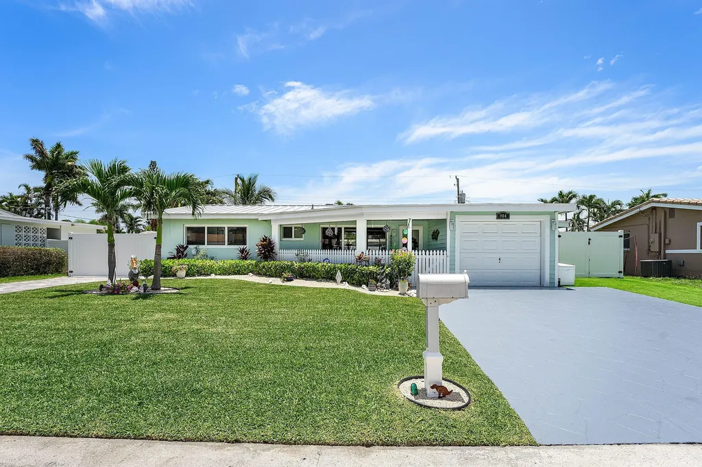 904 SE 15th Court Deerfield Beach FL 33441