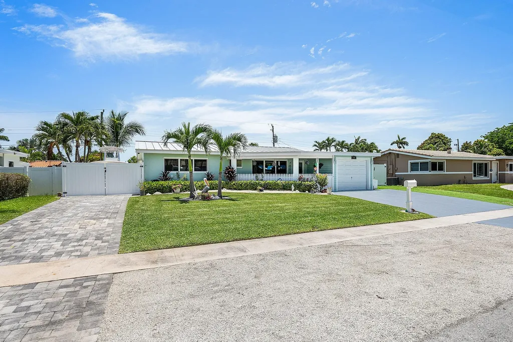 904 SE 15th Court Deerfield Beach FL 33441