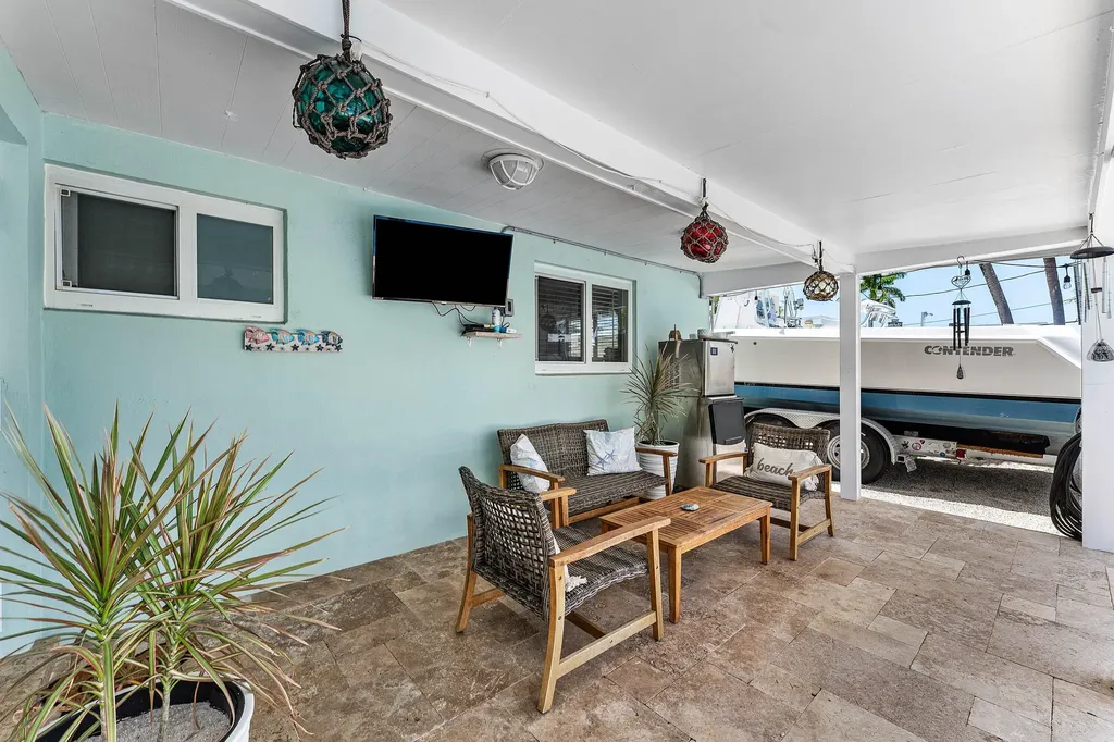904 SE 15th Court Deerfield Beach FL 33441