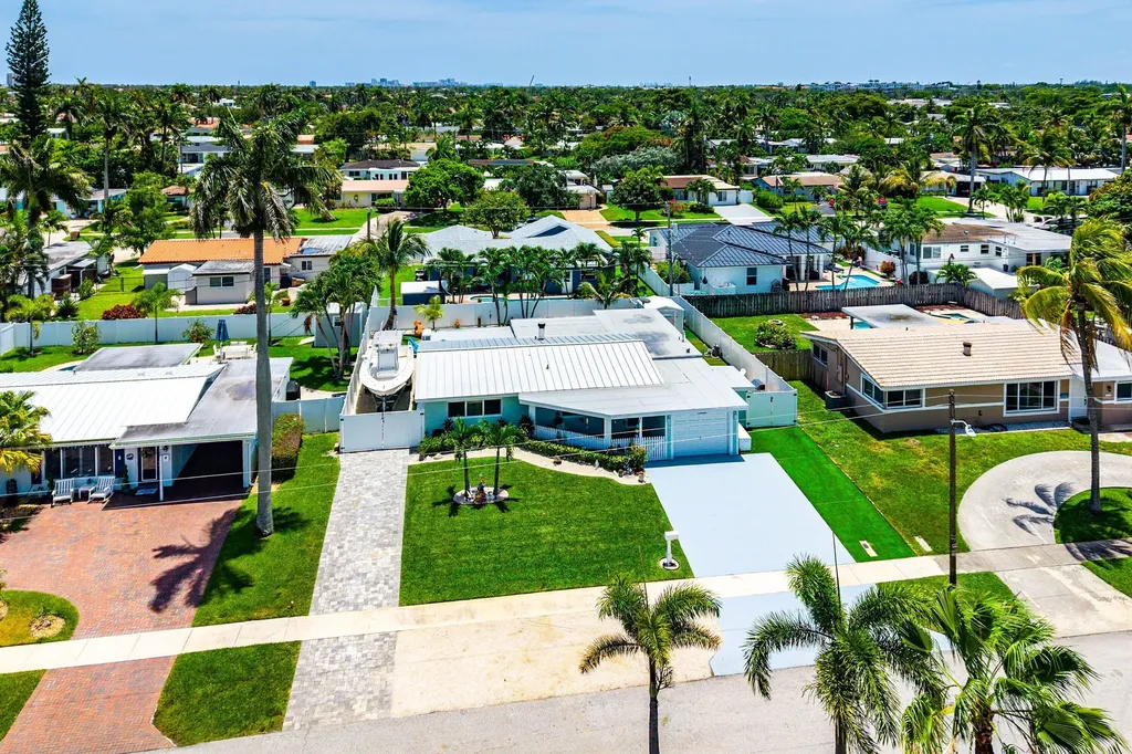 904 SE 15th Court Deerfield Beach FL 33441