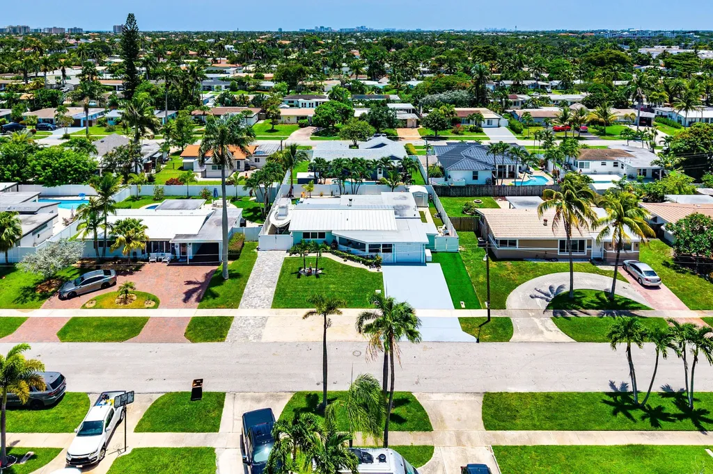 904 SE 15th Court Deerfield Beach FL 33441