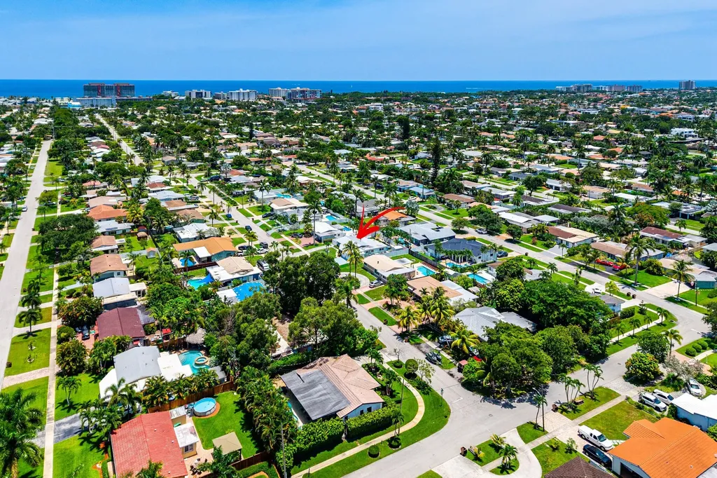 904 SE 15th Court Deerfield Beach FL 33441