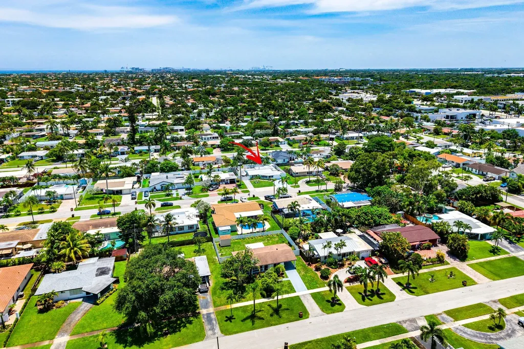904 SE 15th Court Deerfield Beach FL 33441