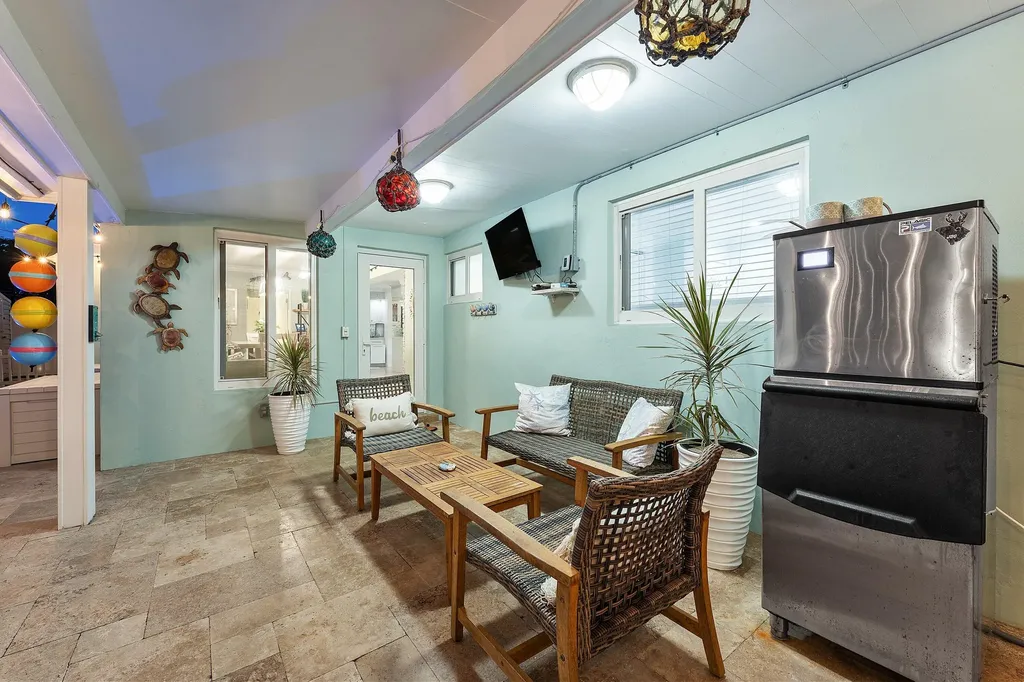 904 SE 15th Court Deerfield Beach FL 33441