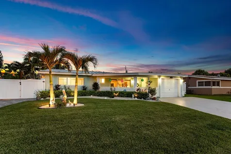 904 SE 15th Court Deerfield Beach FL 33441