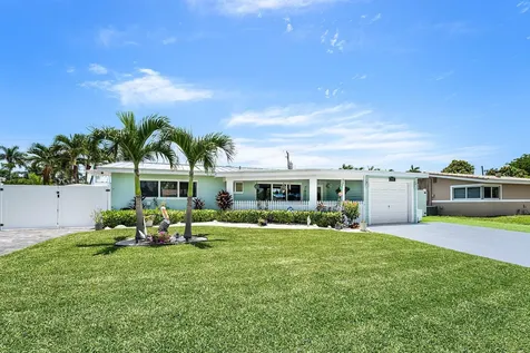 904 SE 15th Court Deerfield Beach FL 33441