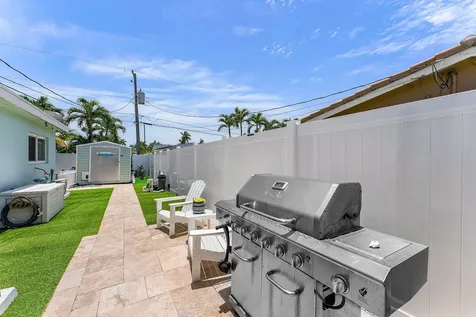 904 SE 15th Court Deerfield Beach FL 33441