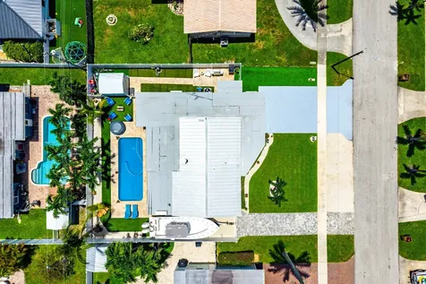 904 SE 15th Court Deerfield Beach FL 33441