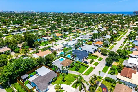 904 SE 15th Court Deerfield Beach FL 33441