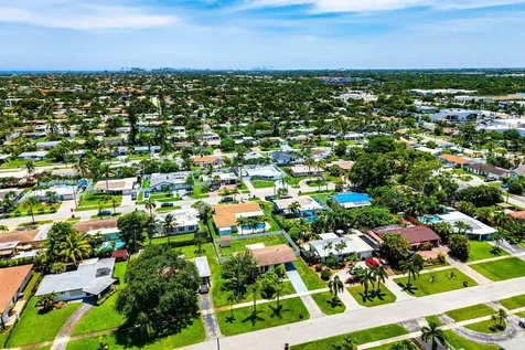 904 SE 15th Court Deerfield Beach FL 33441